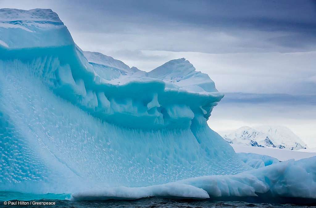 Schneeweiss und doch schmutzig