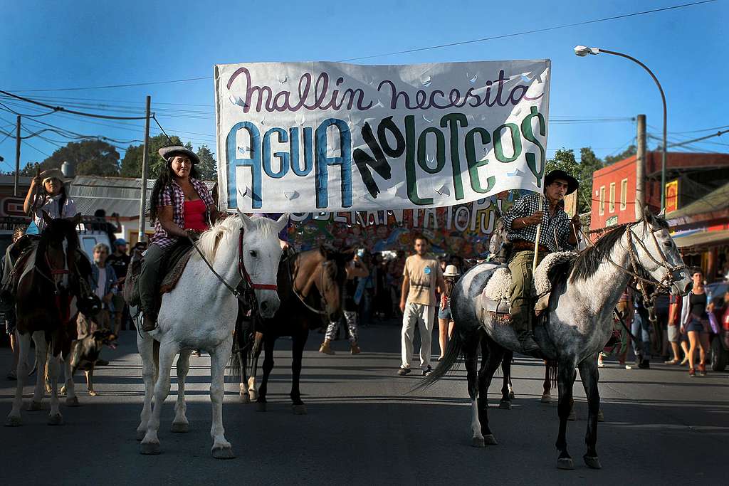 Unis contre un projet immobilier pour défendre la Terre-Mère