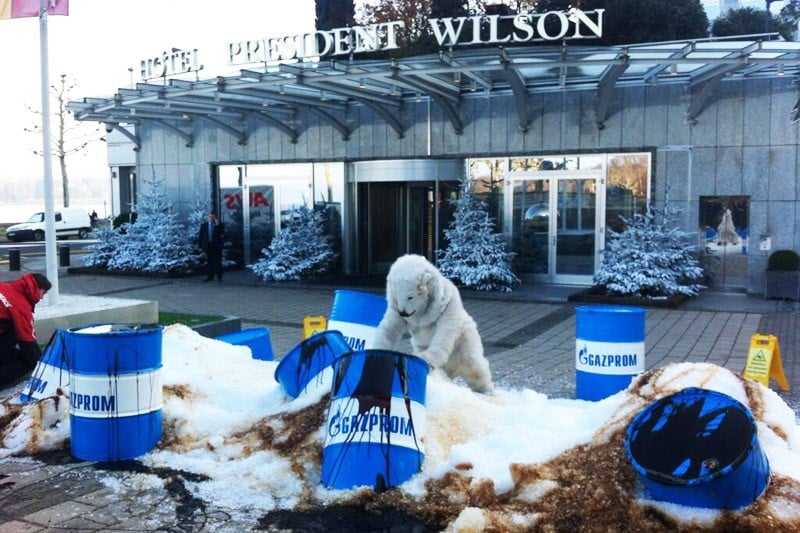 Protégeons l’Arctique: Greenpeace proteste contre les forages pétroliers de Gazprom en Arctique
