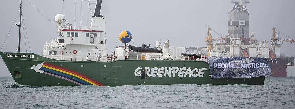 Zwei Klimaseniorinnen an Bord der Arctic Sunrise
