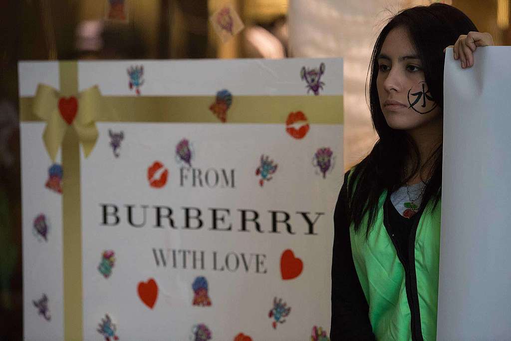 Wie wir eine Modemarke in 14 Tagen mit Aktionen in 6 Städten und 10&#8217;000 Tweets entgiftet haben