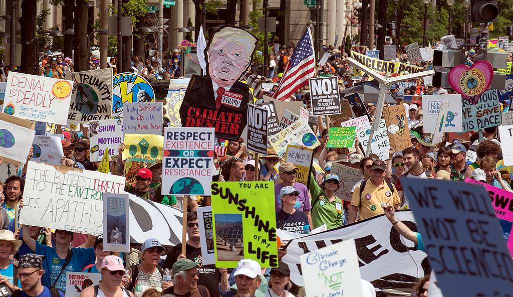 100 Tage Trump &#8211; Tausende gehen fürs Klima auf die Strasse