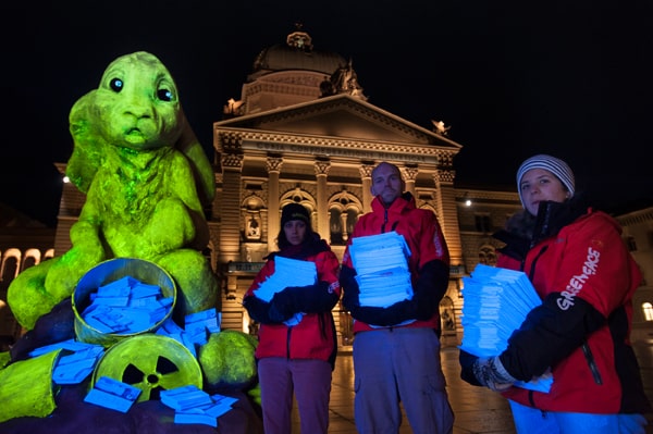 Petition «40 Jahre sind genug» mit über 41’000 Unterschriften eingereicht