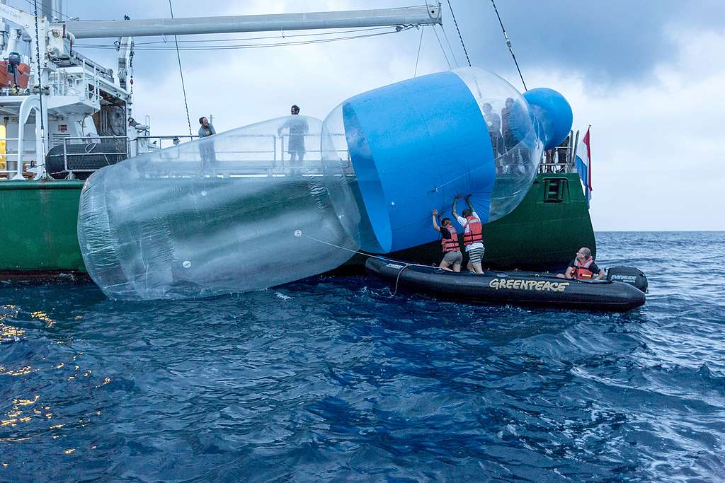 Zu Besuch auf der <br> Rainbow Warrior
