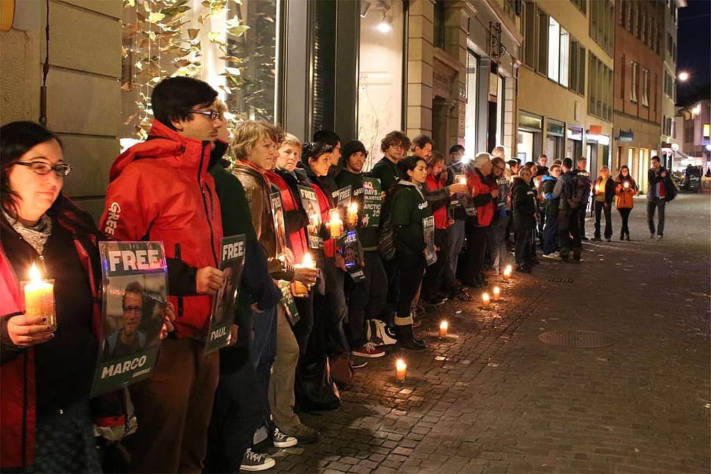 Mahnwachen für unsere 30 ArktisschützerInnen