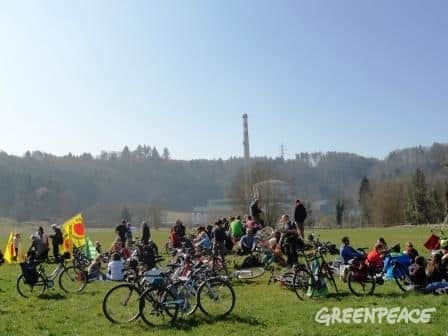 Anti-AKW-Weg von Bern nach Mühleberg erinnert an Fukushima