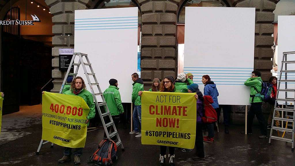 Plus de 400&rsquo;000 personnes appellent Credit Suisse à protéger le climat
