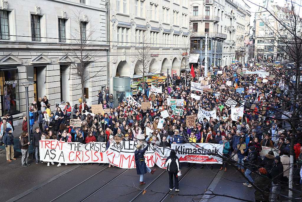 Der Druck der Strasse wirkt