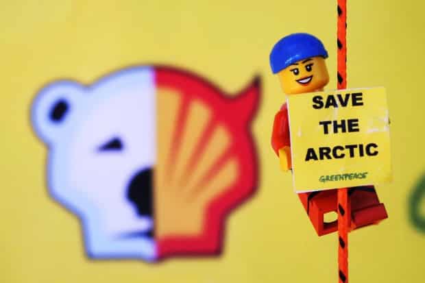 Shell & Lego: l'Arctique n'est pas un jouet Shell & Lego: l'Arctique n'est pas un jouet