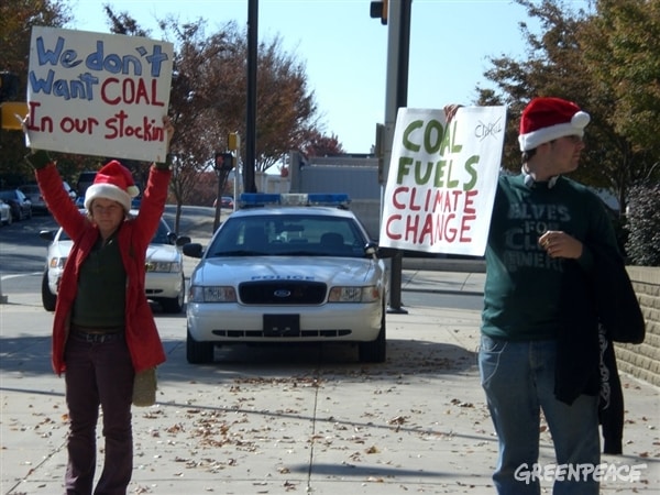 Aktion gegen Duke der US-NGO "Rising Tide North America"