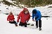 Das Schweizer Expeditionsteam nimmt Schnee- und Wasserproben bei 