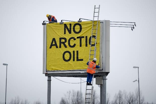 Greenpeace empfängt den Arktischen Rat in Kiruna