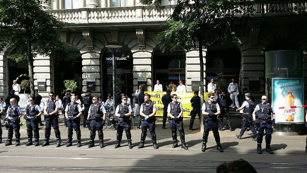 Medienkommentar: Greenpeace fordert die sofortige Freilassung aller AktivistInnen