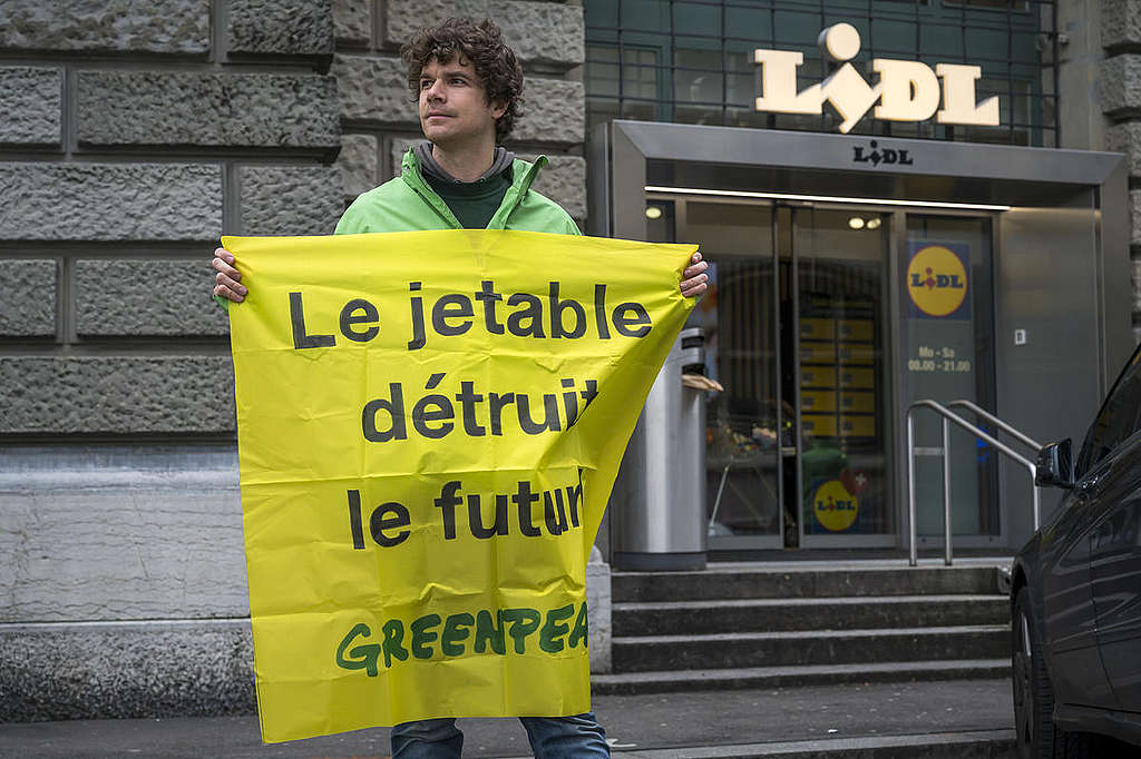 Grande distribution: « Le Jetable détruit le futur! »