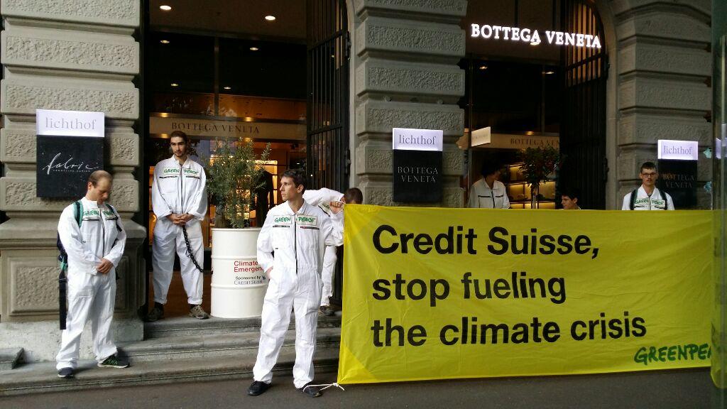 Greenpeace demande au Crédit Suisse d&rsquo;assumer sa responsabilité face à la crise climatique