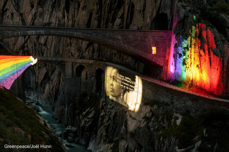 Projection vidéo au Pont du Diable : la crise, une opportunité de bâtir des ponts