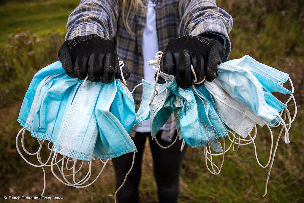 Covid-19: priorité à la production de masques en tissu
