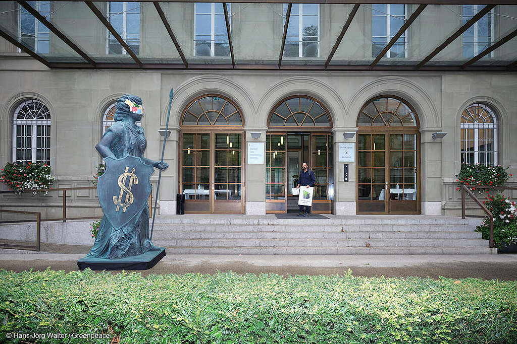 Helvetia demande à Ueli Maurer de contraindre la place financière à protéger le climat