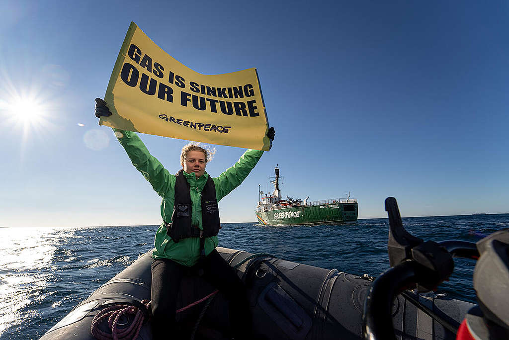 MY Arctic Sunrise in the Adriatic against Fossil Gas. © Gregor Gobec / Greenpeace