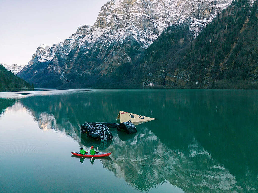Plus de 9000 voix contre la destruction de produits neufs