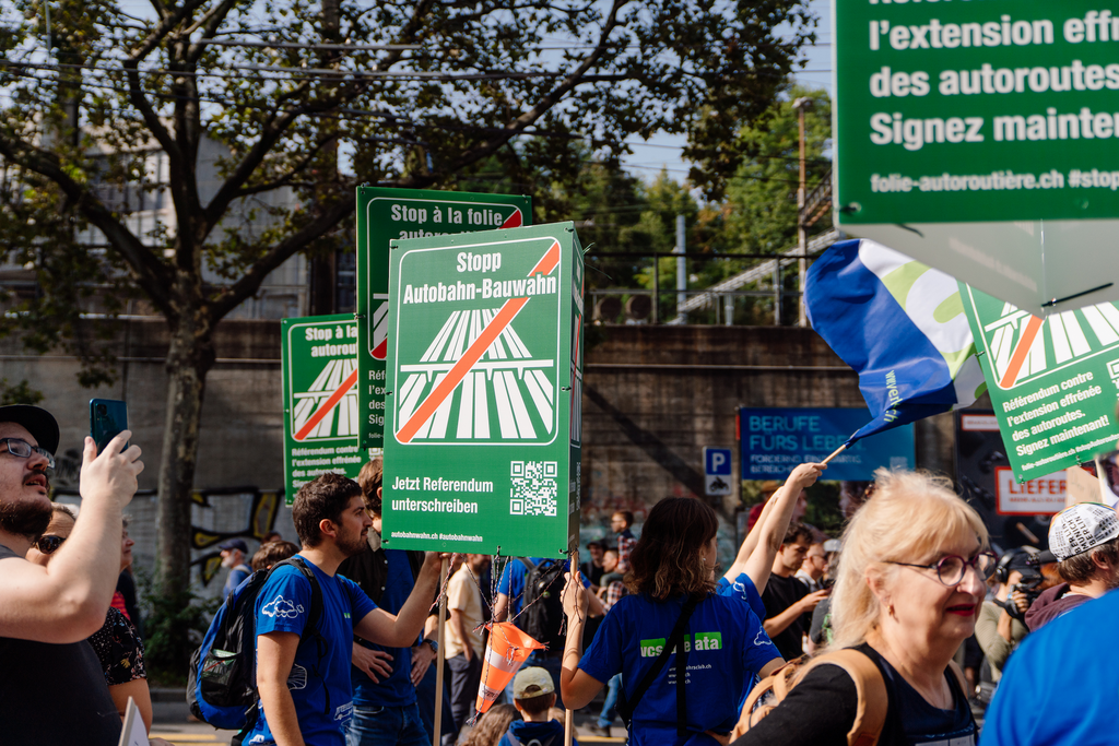 Le référendum a été déposé : 100 000 personnes s’élèvent contre l’extension effrénée des autoroutes