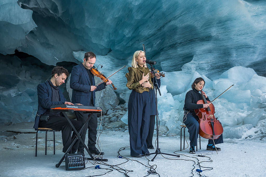 Musik trifft auf schmelzendes Eis