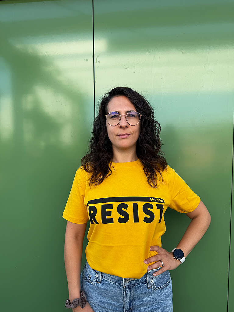 Unisex T-Shirt "RESIST" Burned Yellow